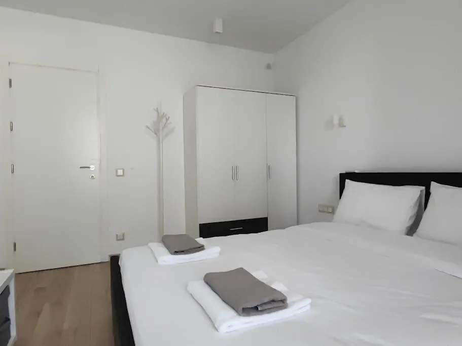 The Courtyard 2Bdrm Apartment 索菲亞