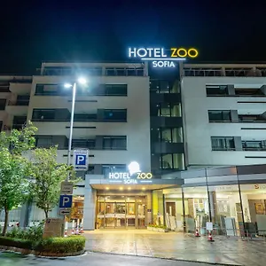 Otel Zoo - Secured Paid Parking, Sofya